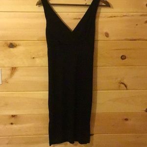 A line Black v neck dress.